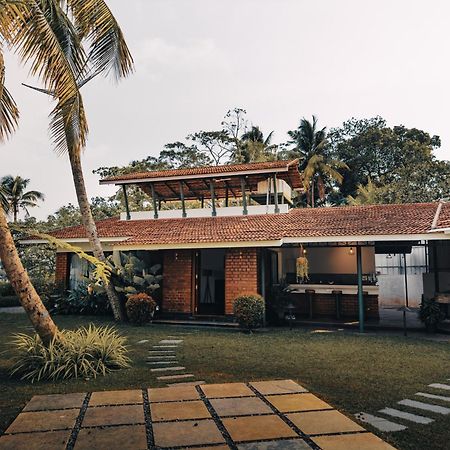 Bamboonest Riverside Villa Kochi Esterno foto
