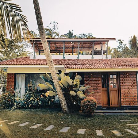 Bamboonest Riverside Villa Kochi Esterno foto