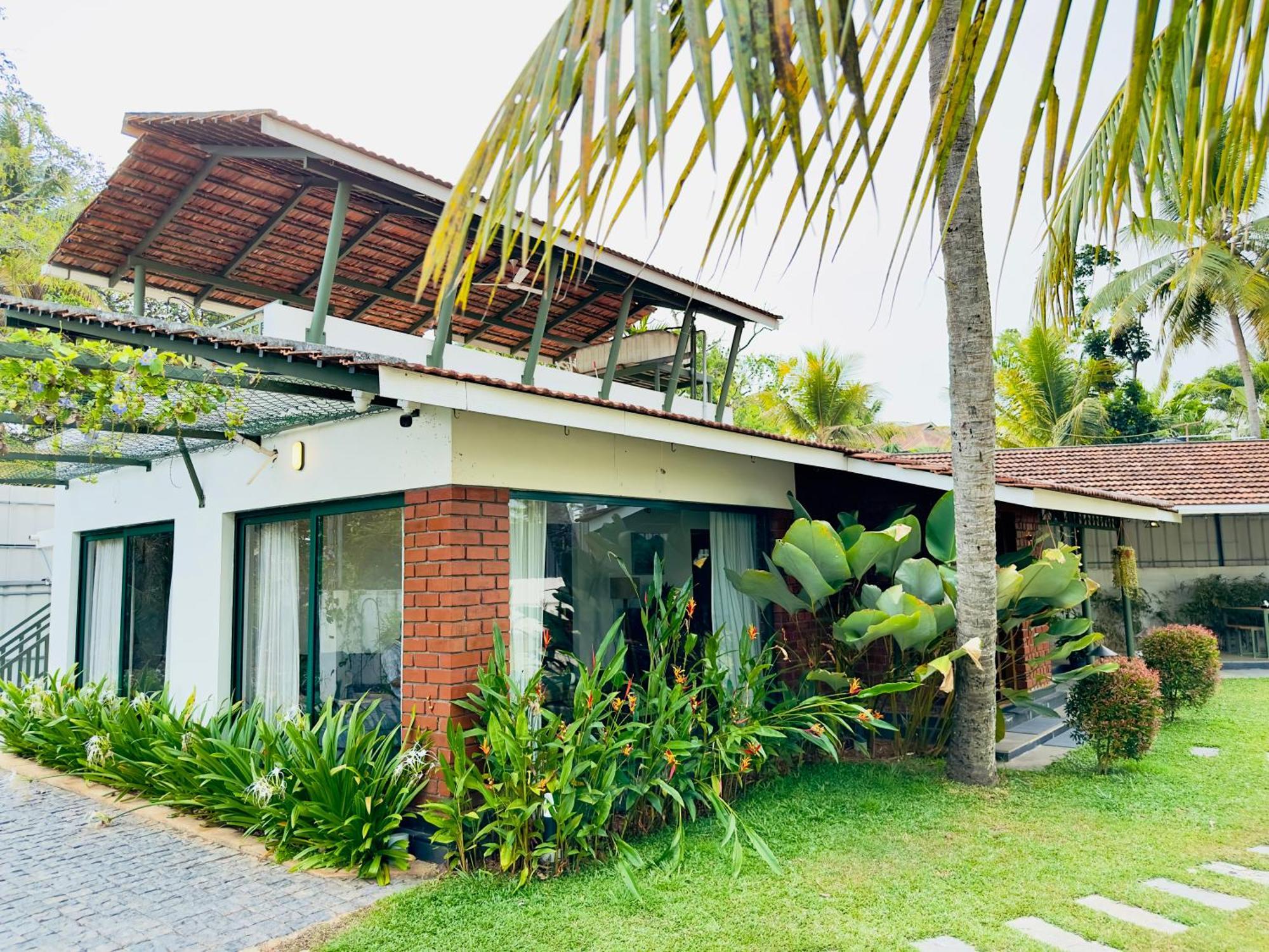 Bamboonest Riverside Villa Kochi Esterno foto