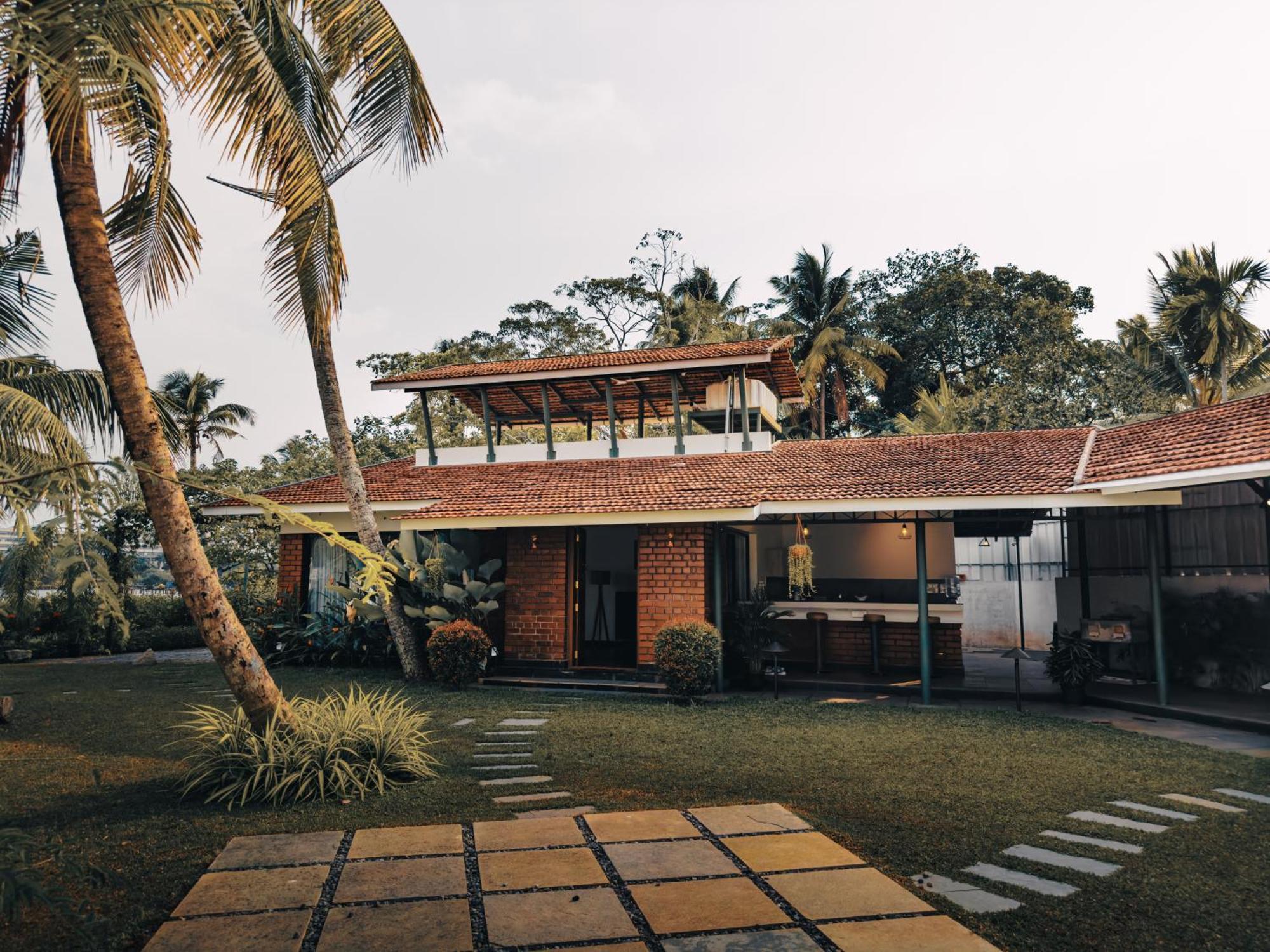 Bamboonest Riverside Villa Kochi Esterno foto